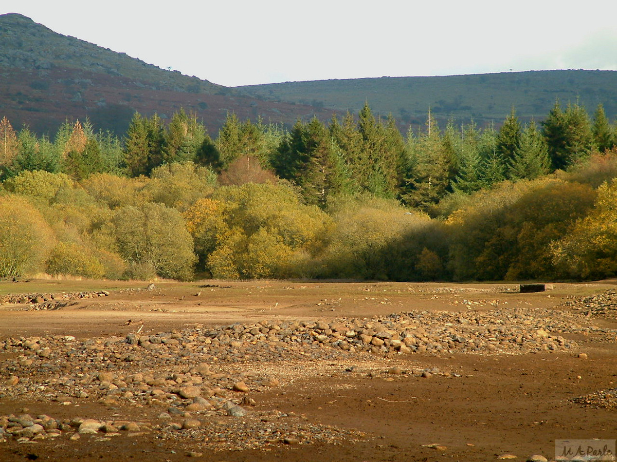 A closer view of the dry bed of the reservoir close to Norsworthy Bridge